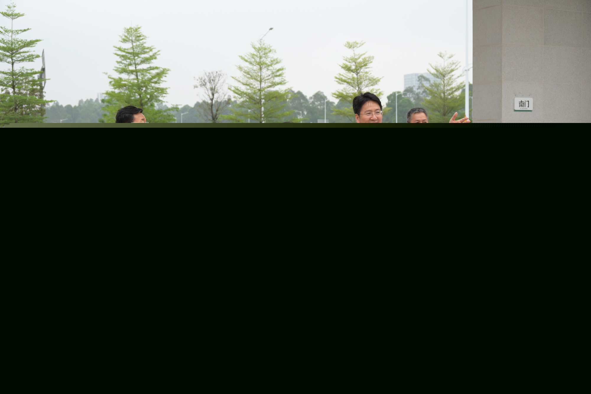 省人大常委会副主任谭玲率队到我校考察调研